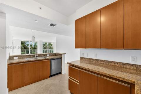 10 Venetian Way 403, Miami Beach FL - photo 7 of 46