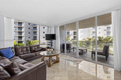 18671 Collins Ave 404, Sunny Isles Beach FL - photo 11 of 63