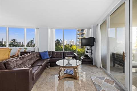 18671 Collins Ave 404, Sunny Isles Beach FL - photo 12 of 63