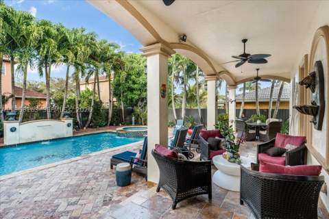 7851 NW 166th Ter, Miami Lakes FL - photo 15 of 67