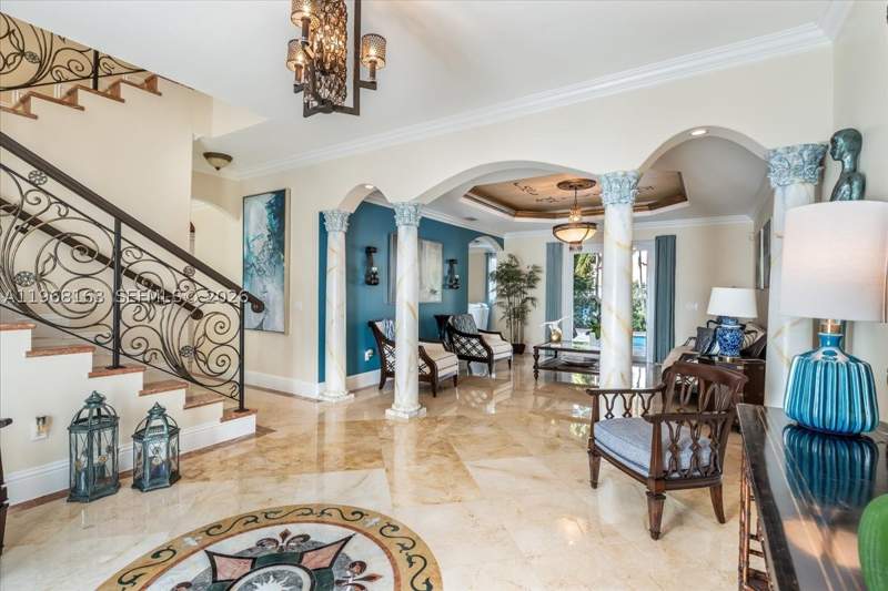6 bedroom SingleFamilyResidence at 7851 NW 166th Ter, Primavera, Miami Lakes — photo 4