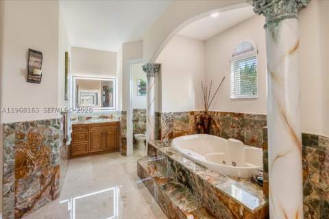 7851 NW 166th Ter, Miami Lakes FL - photo 9 of 67