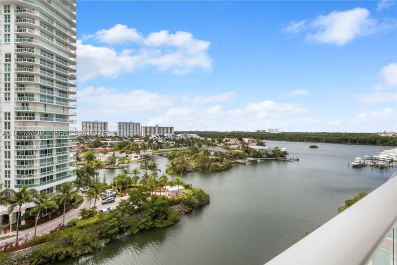 2 bedroom Condominium at 300 Sunny Isles Blvd 4-806, Parque Towers, Sunny Isles Beach — photo 2