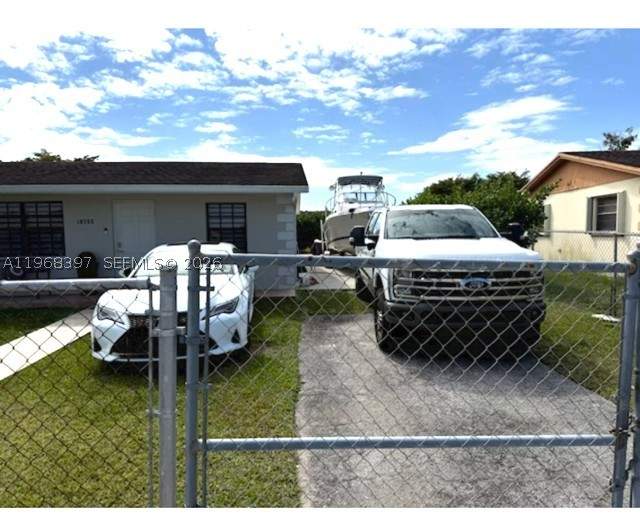3 bedroom SingleFamilyResidence at 10752 SW 141st Ln, 6th Addn To Richmond Heig, Miami — photo 3
