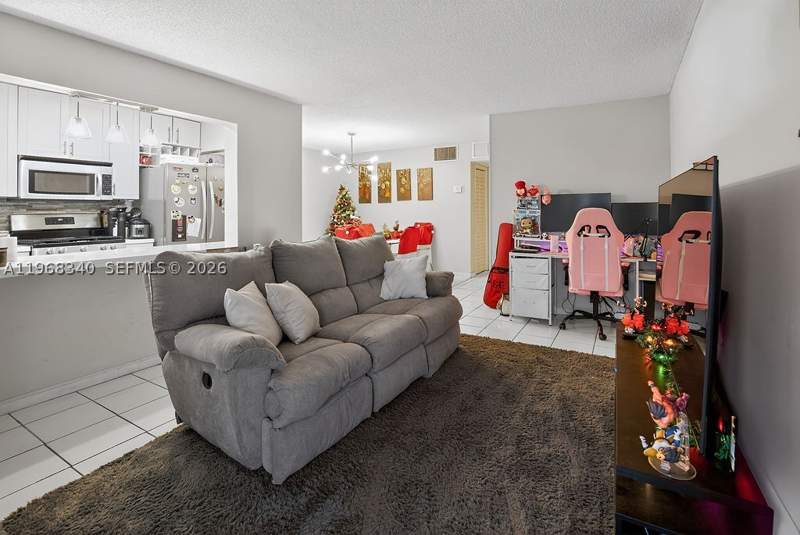 1 bedroom Condominium at 20311 NE 2nd Ave 15, Ro-Mont South Condo J, Miami — photo 3