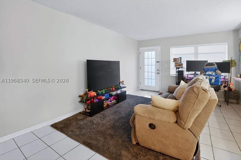 1 bedroom Condominium at 20311 NE 2nd Ave 15, Ro-Mont South Condo J, Miami — photo 4