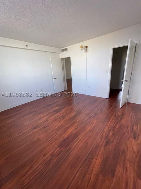 401 69 St 411, Miami Beach FL - photo 13 of 23