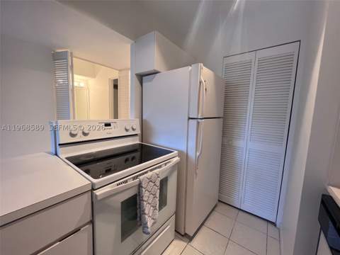 100 Lincoln Rd 415, Miami Beach FL - photo 7 of 32