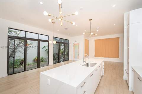 4454 NW 80th Ave, Doral FL - photo 11 of 55