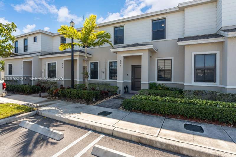 3 bedroom Townhouse at 514 NE 12th St, Miami Land And Developmen, Florida City — photo 2