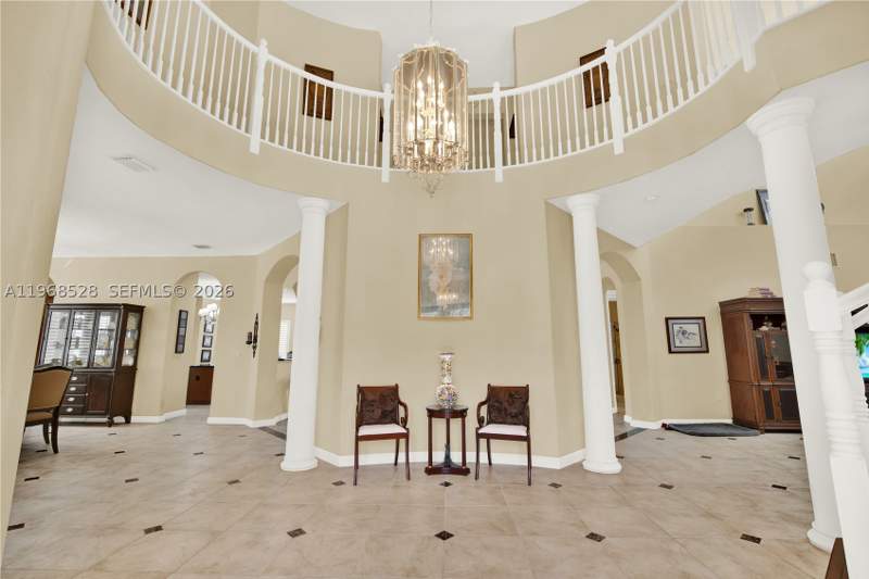 5 bedroom SingleFamilyResidence at 7823 SW 195th Ter, Cutler Cay, Cutler Bay — photo 2