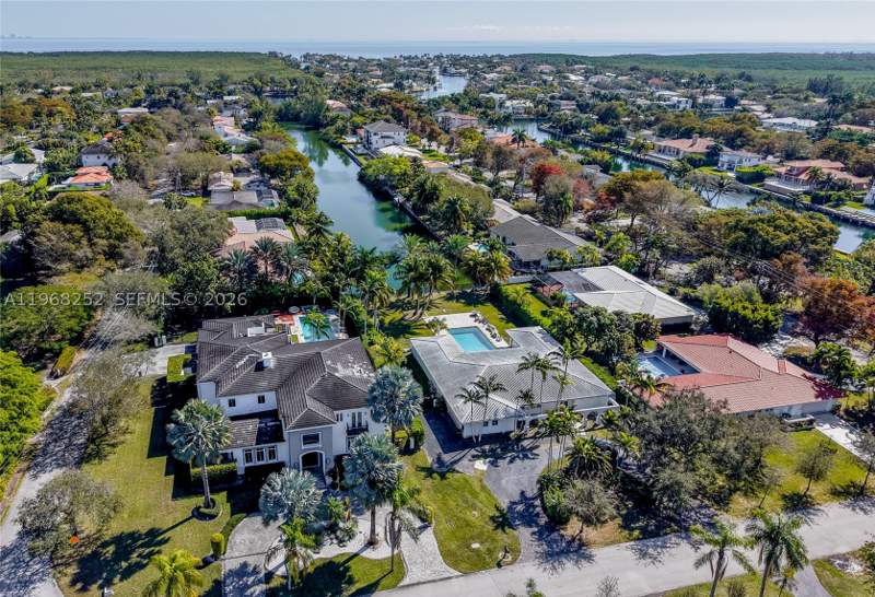 7 bedroom SingleFamilyResidence at 12755 SW 57th Ave, Gables By The Sea, Coral Gables — photo 4