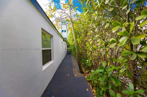 814 Monterey St, Coral Gables FL - photo 9 of 53