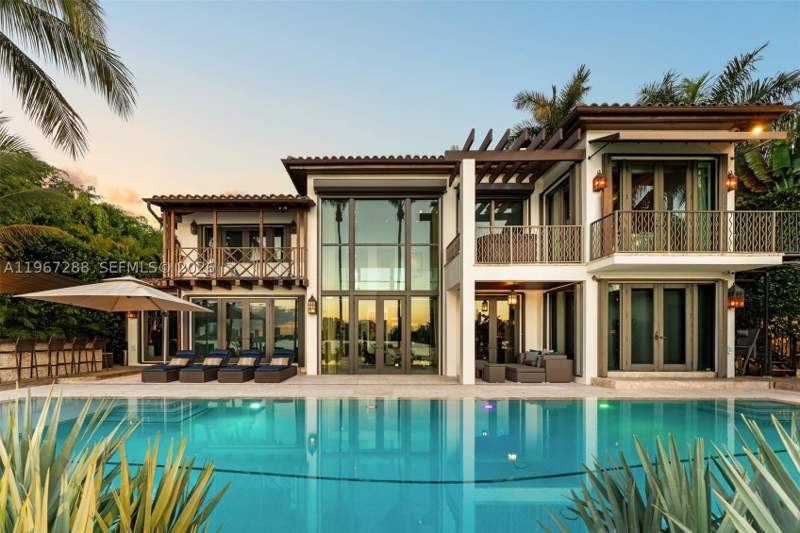 5 bedroom SingleFamilyResidence at 34 W Dilido Dr, Di Lido Island, Miami Beach — photo 2