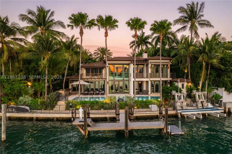 5 bedroom SingleFamilyResidence at 34 W Dilido Dr, Di Lido Island, Miami Beach — photo 3