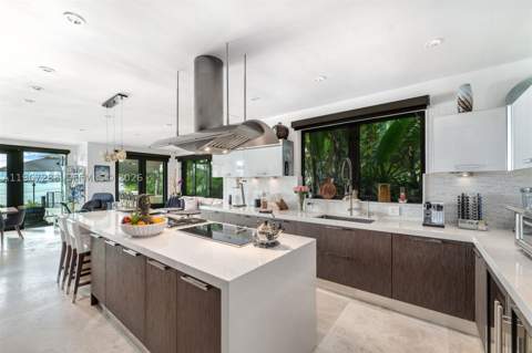 34 W Dilido Dr, Miami Beach FL - photo 8 of 52