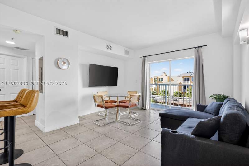 2 bedroom Condominium at 134 SW 7th Ave 404, River Breeze Condo, Miami — photo 3