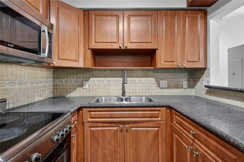 134 SW 7th Ave 404, Miami FL - photo 7 of 31