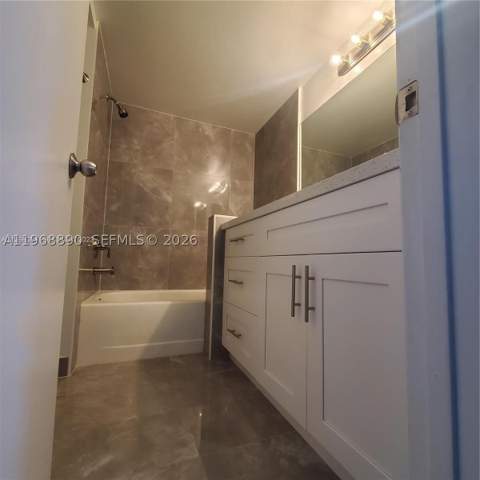 929 Hamilton Dr 929F, Homestead FL - photo 7 of 14