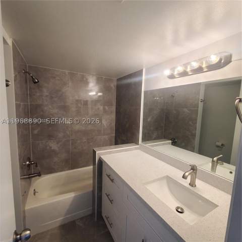 929 Hamilton Dr 929F, Homestead FL - photo 8 of 14