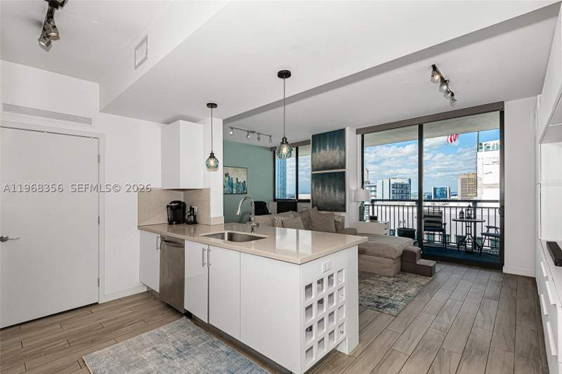 1 bedroom Condominium at 999 SW 1st Ave 3215, Nine At Mary Brickell Vil, Miami — photo 2