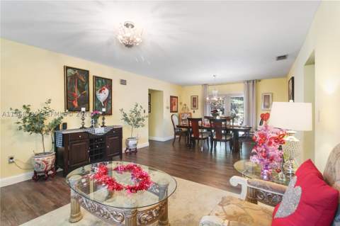 16323 SW 103rd Pl, Miami FL - photo 7 of 42