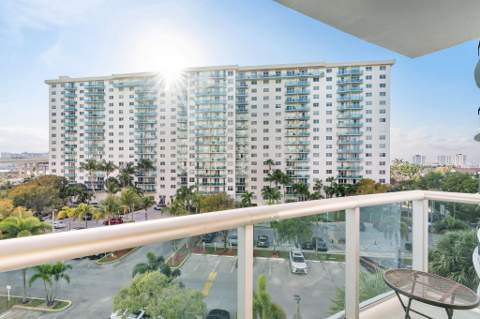 19380 Collins Avenue 523, Sunny Isles Beach FL - photo 10 of 32