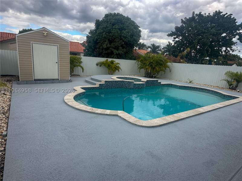 3 bedroom SingleFamilyResidence at 14759 SW 82nd St, Kendale Royal Amend, Miami — photo 2