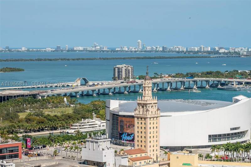 1 bedroom Condominium at 225 N Miami Ave 3307, Miami North, Miami — photo 2