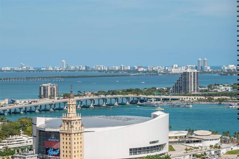 1 bedroom Condominium at 225 N Miami Ave 3307, Miami North, Miami — photo 3