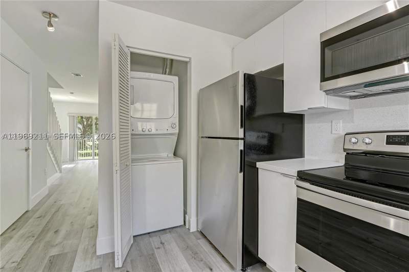 3 bedroom Condominium at 2054 NE 167th St 3-122, Aqua Vista Townhomes Cond0, North Miami Beach — photo 3
