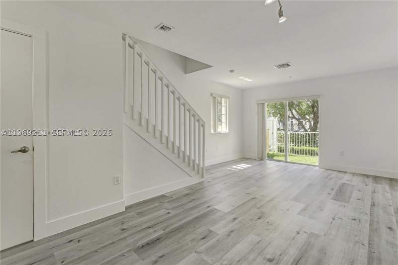 3 bedroom Condominium at 2054 NE 167th St 3-122, Aqua Vista Townhomes Cond0, North Miami Beach — photo 4