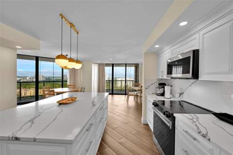 19667 Turnberry Way 20gr, Miami FL - photo 17 of 46