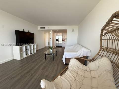 13499 Biscayne Blvd 902, North Miami FL - photo 8 of 22