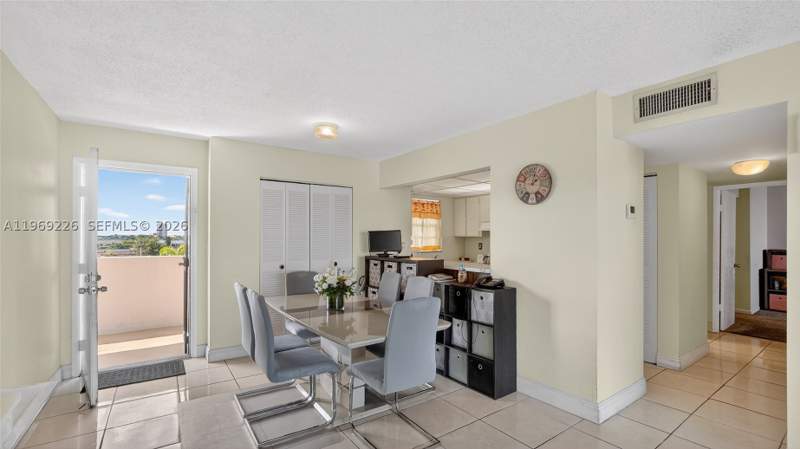 2 bedroom Condominium at 8889 W Fontainebleau Blvd 505, Pineside No 2 Condo, Miami — photo 4