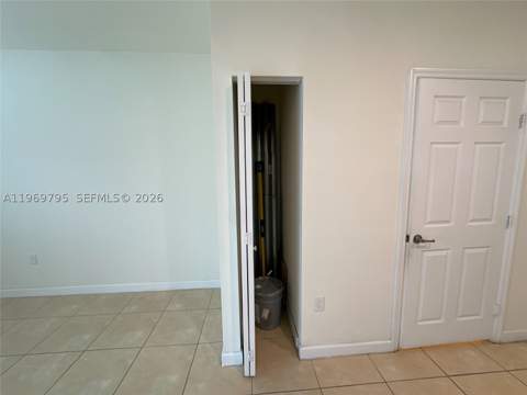9374 W 32nd Ln, Hialeah FL - photo 14 of 48