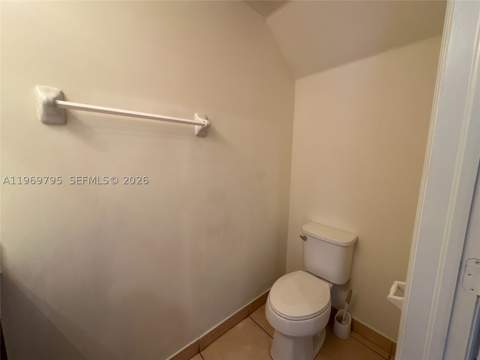 9374 W 32nd Ln, Hialeah FL - photo 18 of 48