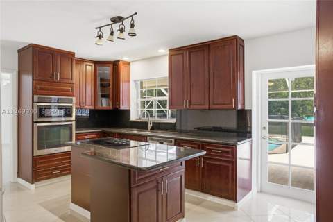 14721 SW 67th Ave, Coral Gables FL - photo 14 of 36
