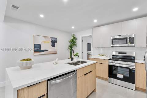 560 NE 110th Ter, Miami FL - photo 11 of 49