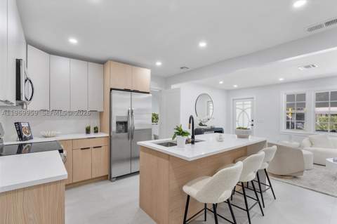 560 NE 110th Ter, Miami FL - photo 14 of 49