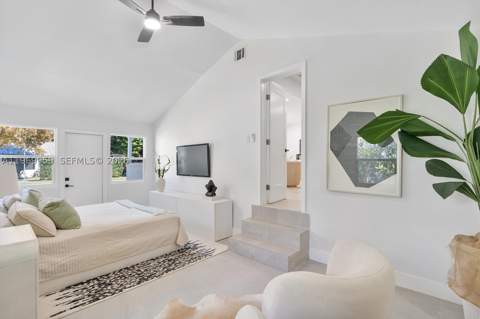 560 NE 110th Ter, Miami FL - photo 16 of 49