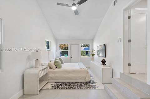 560 NE 110th Ter, Miami FL - photo 17 of 49