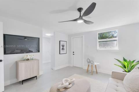 560 NE 110th Ter, Miami FL - photo 21 of 49