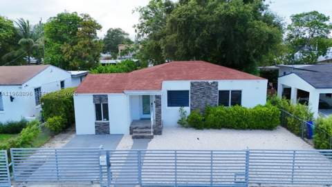 231 NW 44th St, Miami FL - photo 12 of 39