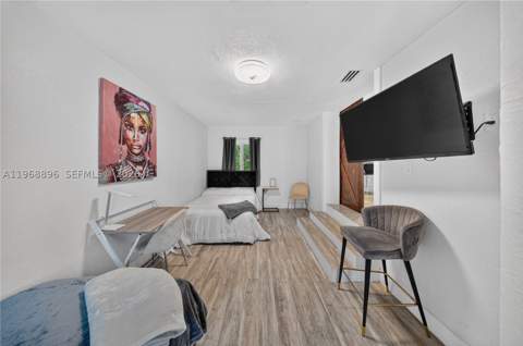 231 NW 44th St, Miami FL - photo 15 of 39