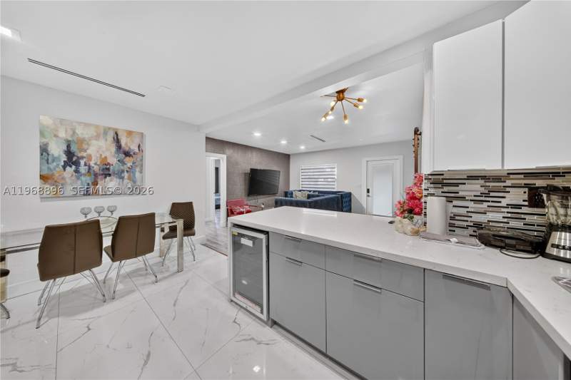 5 bedroom SingleFamilyResidence at 231 NW 44th St, Columbia Park Corr Pl, Miami — photo 4