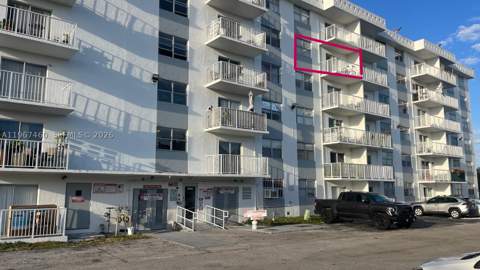 16465 NE 22nd Ave 514, North Miami Beach FL - photo 6 of 17