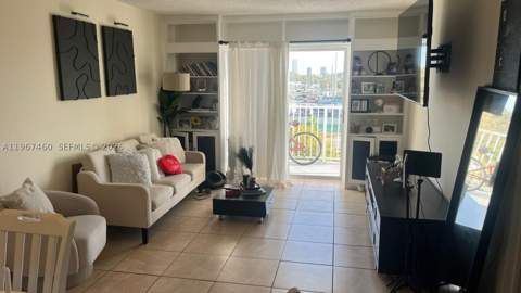 16465 NE 22nd Ave 514, North Miami Beach FL - photo 7 of 17