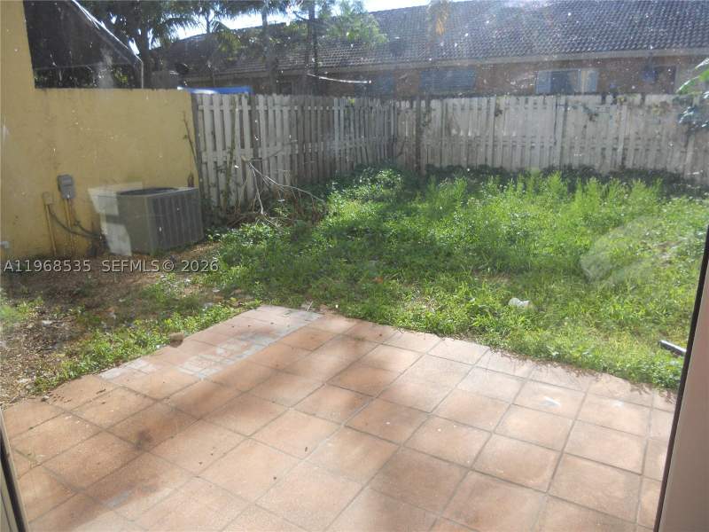 3 bedroom Townhouse at 22 SW 14th Ter, Mowry Villas, Homestead — photo 2