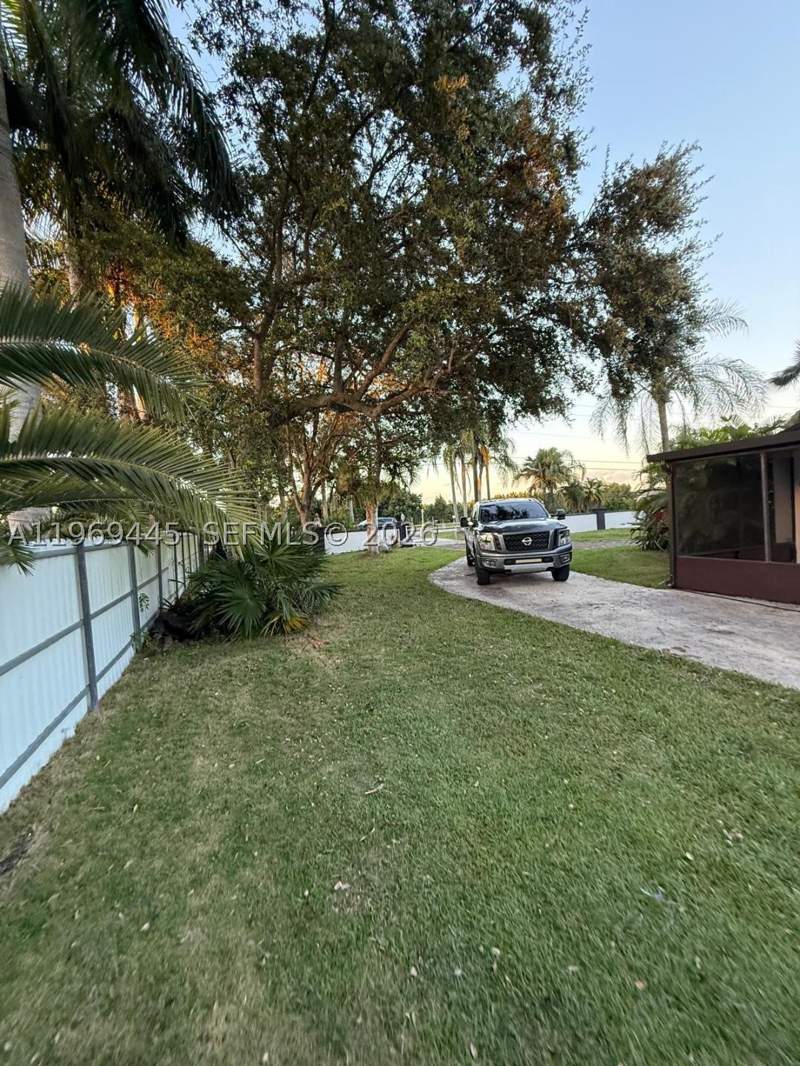 4 bedroom SingleFamilyResidence at 15750 SW 216th St, Rose Estates, Miami — photo 4